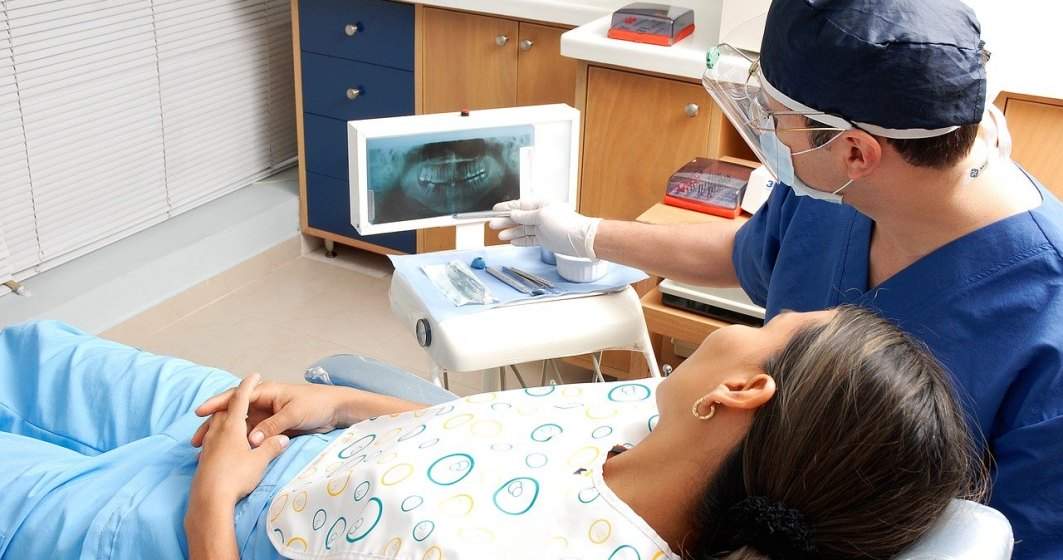 Prea scump sau prea dureros? De ce nu merg românii la dentist
