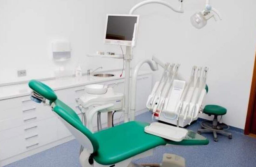 Decanul Facultatii de Medicina Dentara din Iasi: Avem stomatologi, dar deficitul de asistenti medicali e enorm